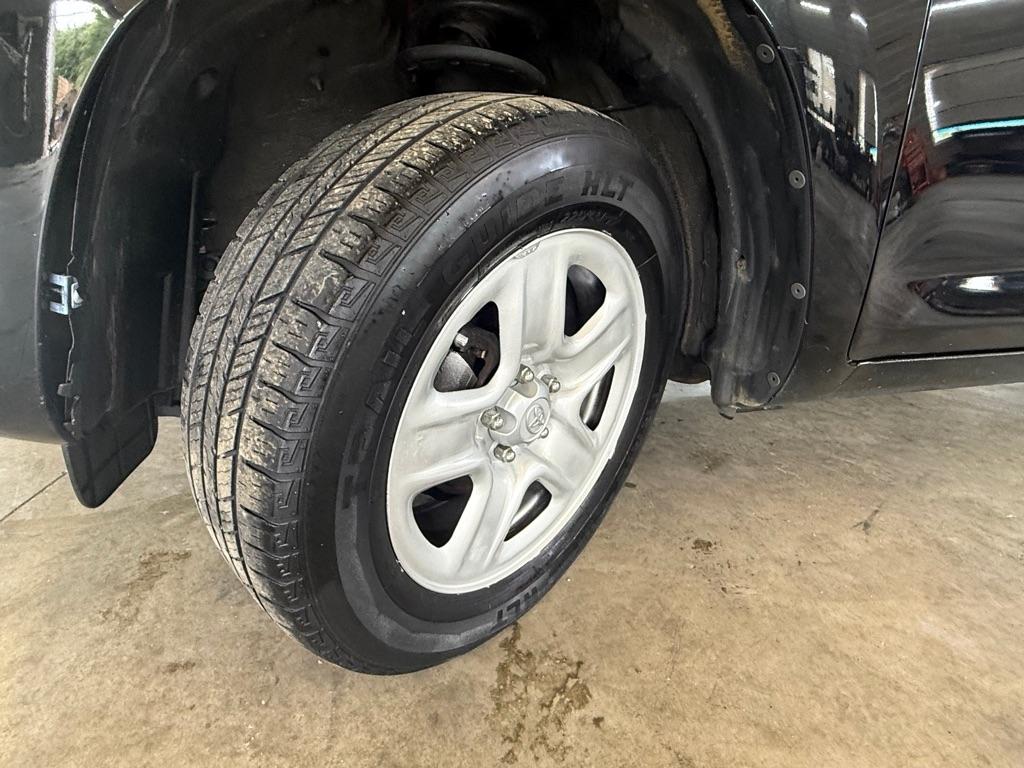 Toyota RAV4 Base I4 2WD 2011