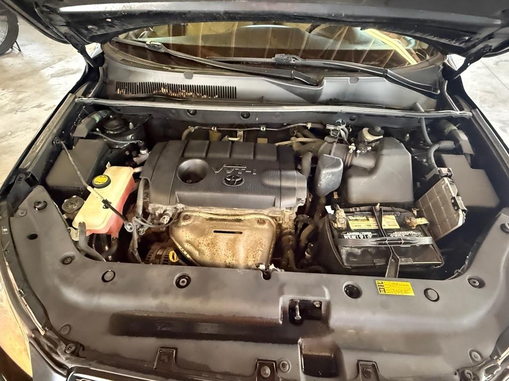 Toyota RAV4 Base I4 2WD 2011
