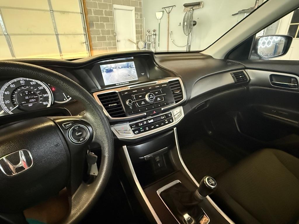 Honda Accord LX Sedan 6-Spd MT 2014