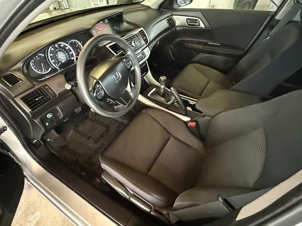 Honda Accord LX Sedan 6-Spd MT 2014