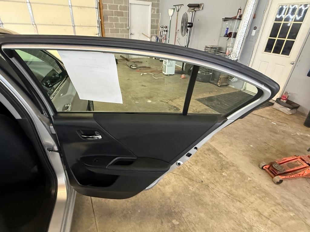 Honda Accord LX Sedan 6-Spd MT 2014