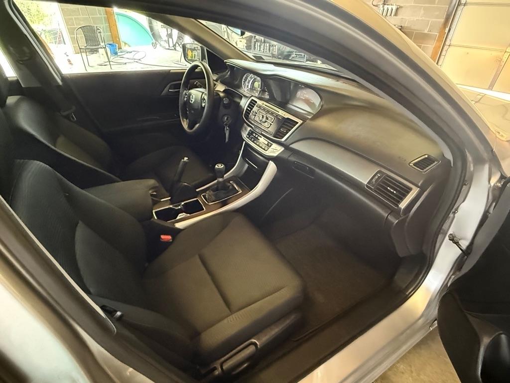 Honda Accord LX Sedan 6-Spd MT 2014