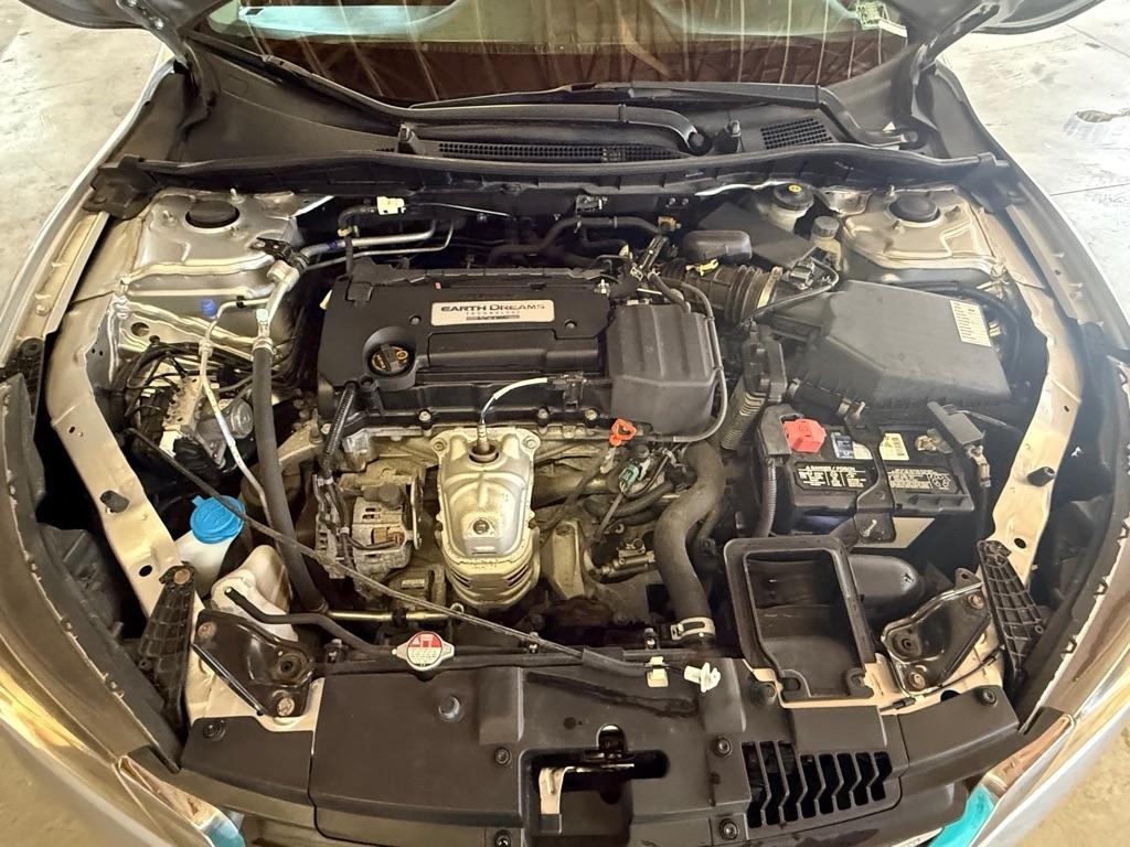Honda Accord LX Sedan 6-Spd MT 2014
