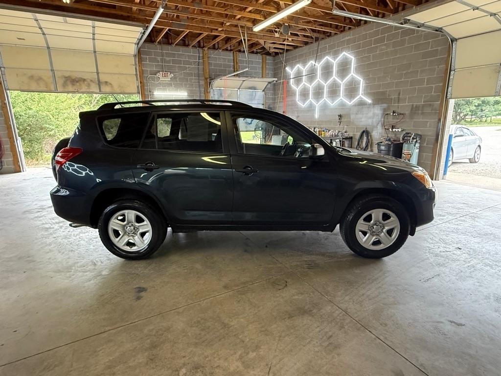 Toyota RAV4 Base I4 2WD 2010