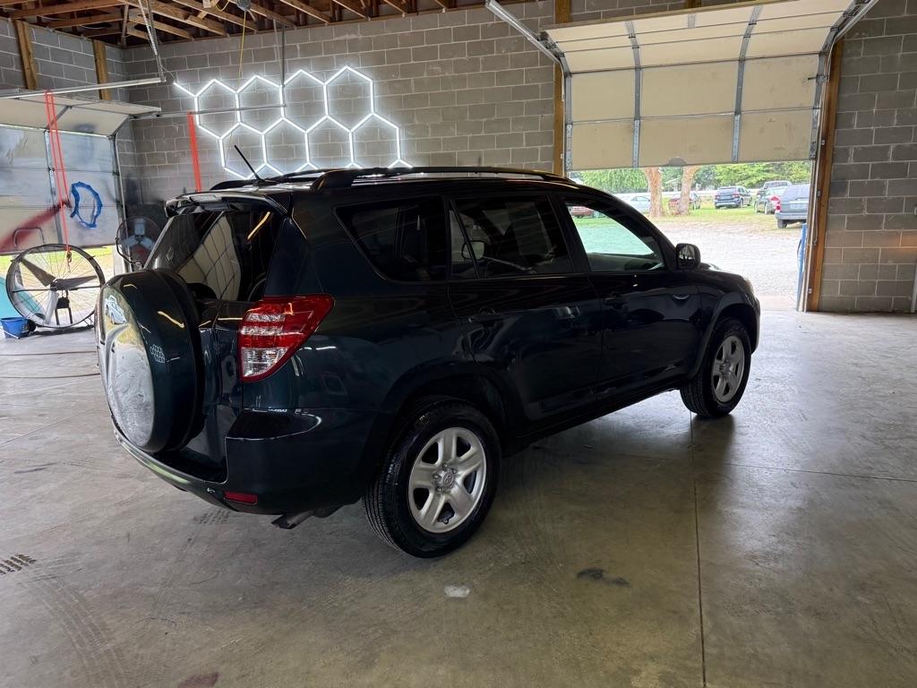 Toyota RAV4 Base I4 2WD 2010