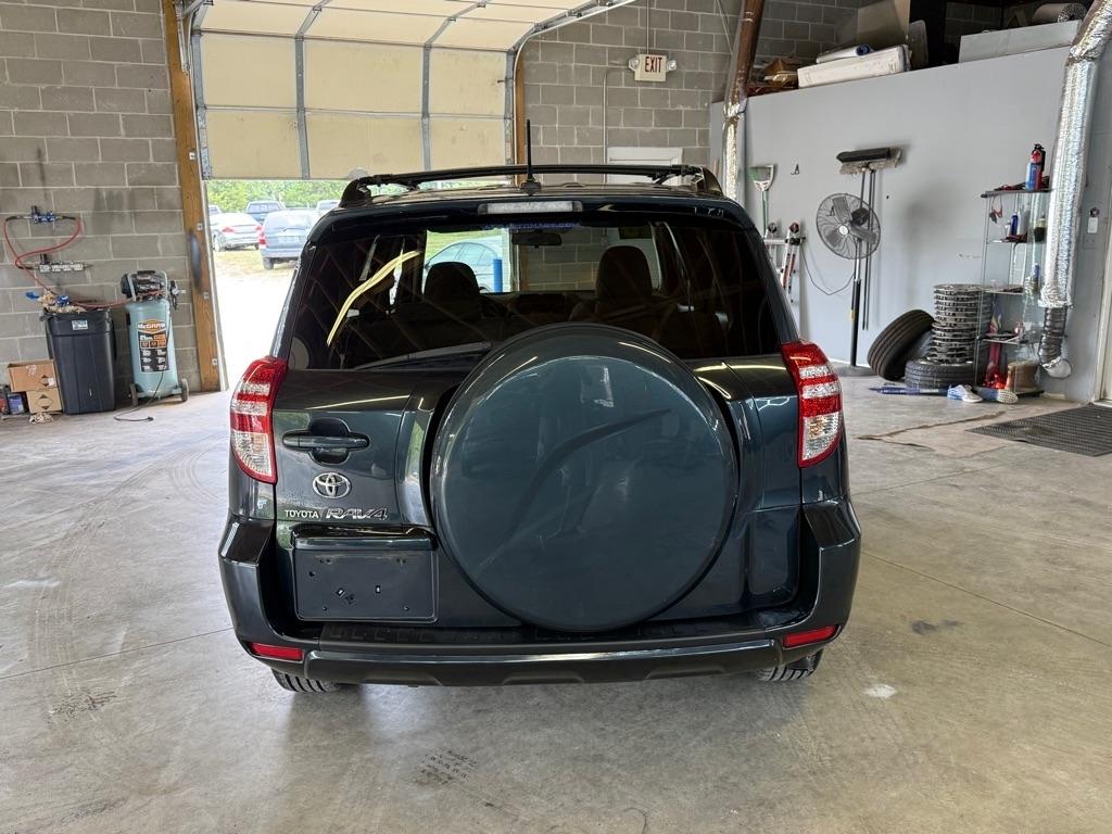 Toyota RAV4 Base I4 2WD 2010