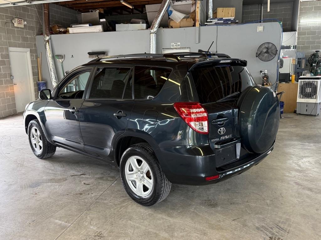 Toyota RAV4 Base I4 2WD 2010