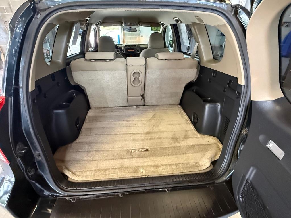 Toyota RAV4 Base I4 2WD 2010