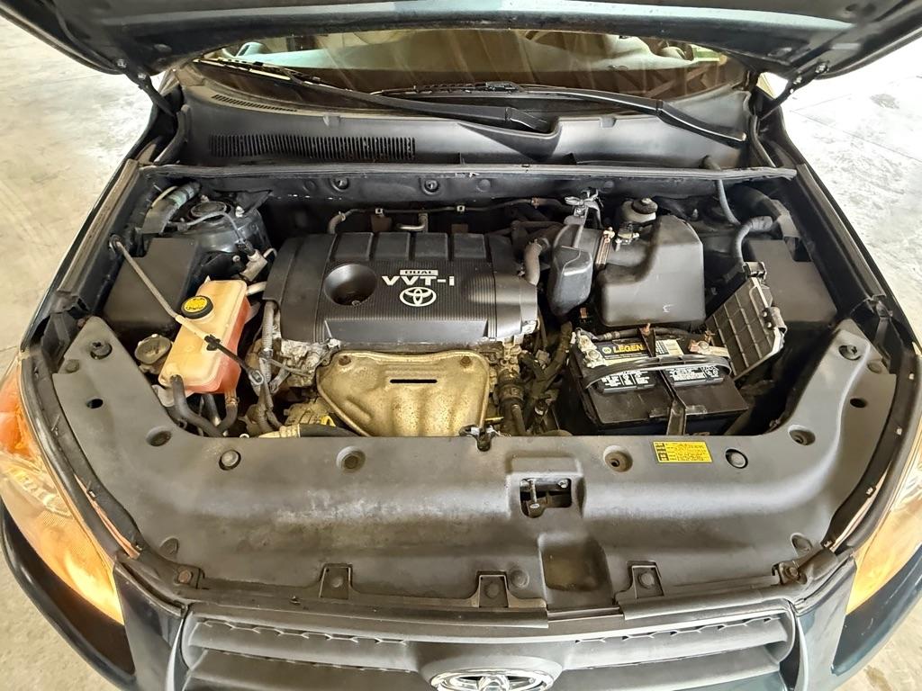 Toyota RAV4 Base I4 2WD 2010