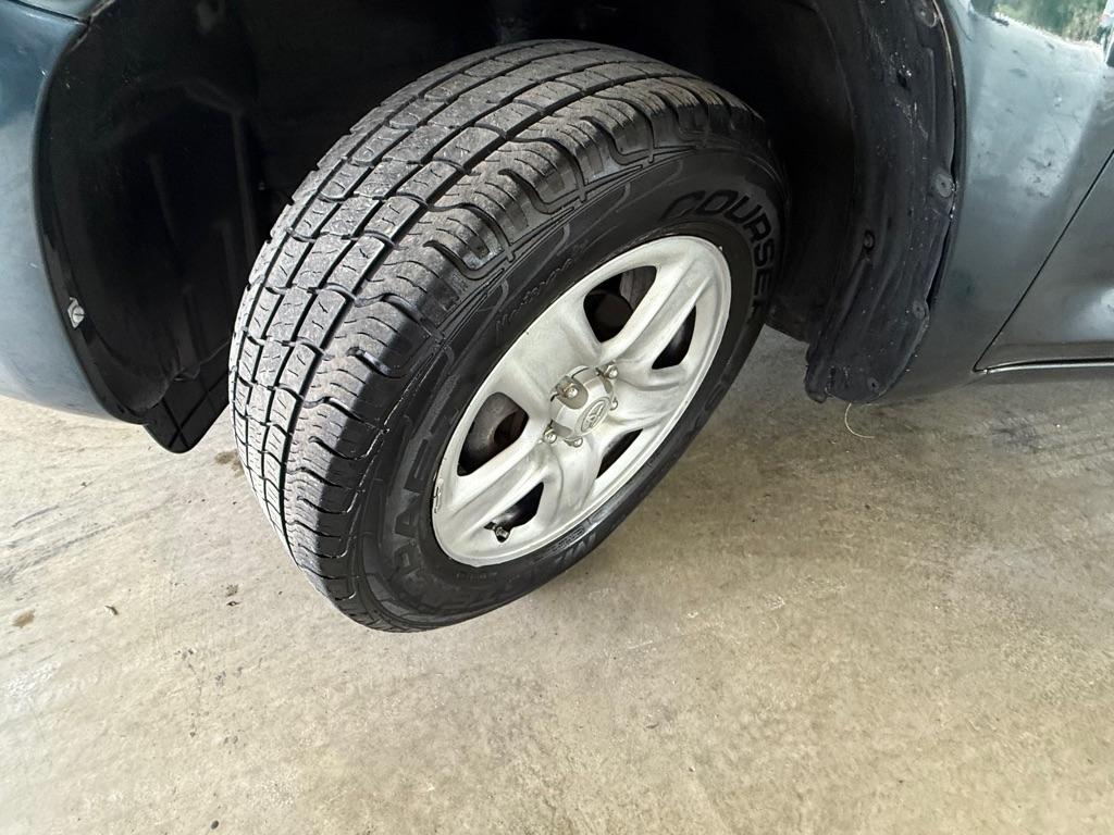 Toyota RAV4 Base I4 2WD 2010