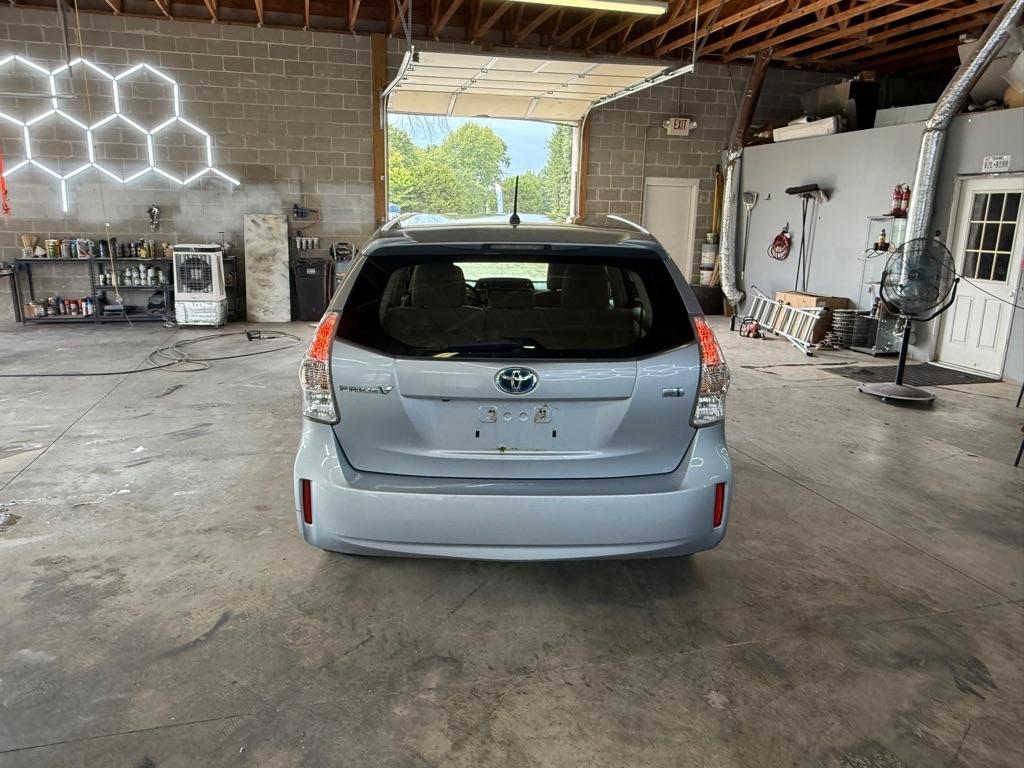 Toyota Prius V Two 2012