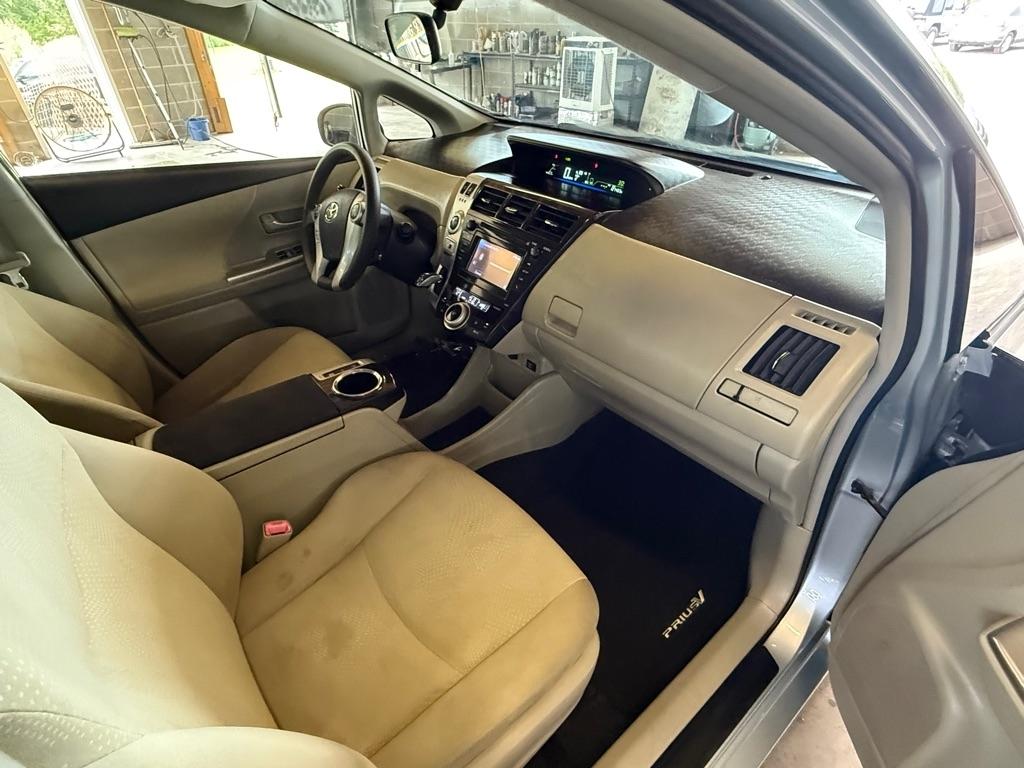 Toyota Prius V Two 2012