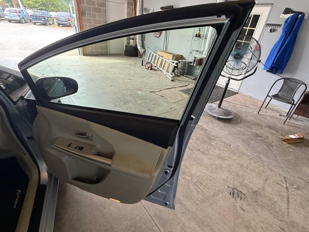 Toyota Prius V Two 2012
