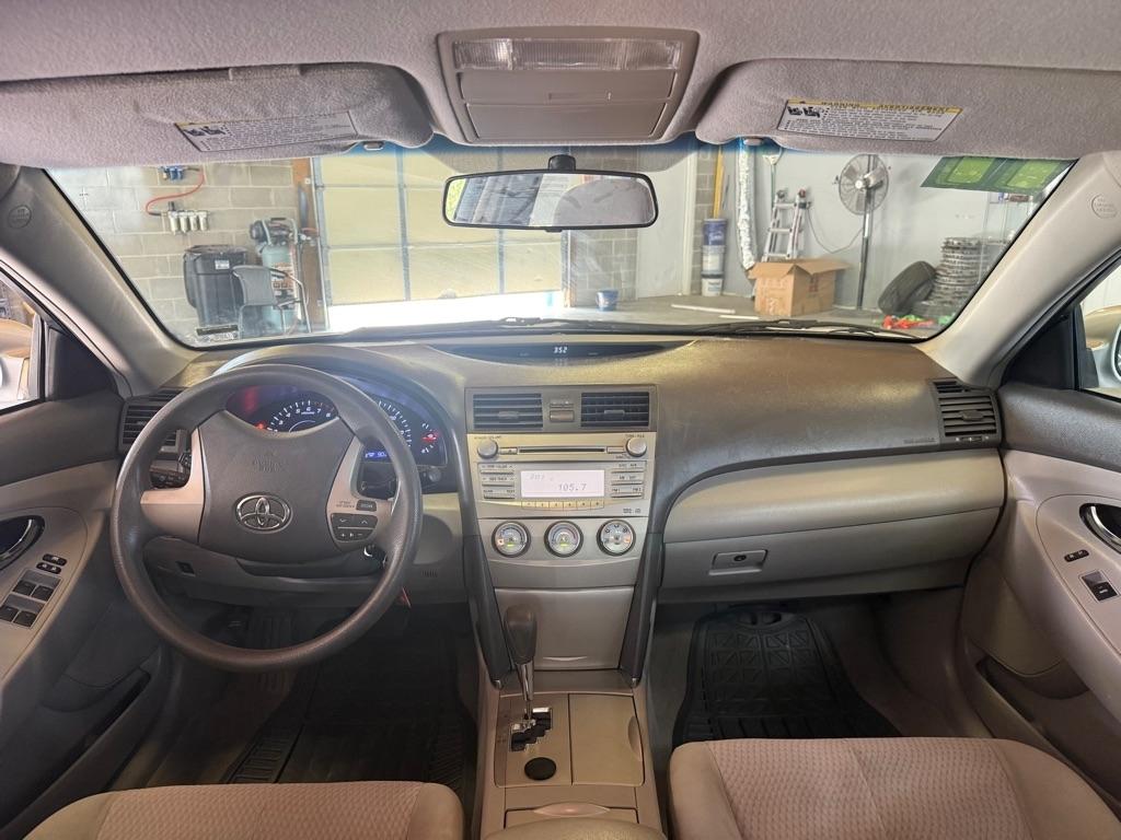 Toyota Camry Base 6-Spd AT 2011