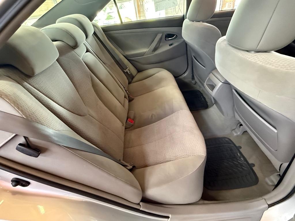 Toyota Camry Base 6-Spd AT 2011