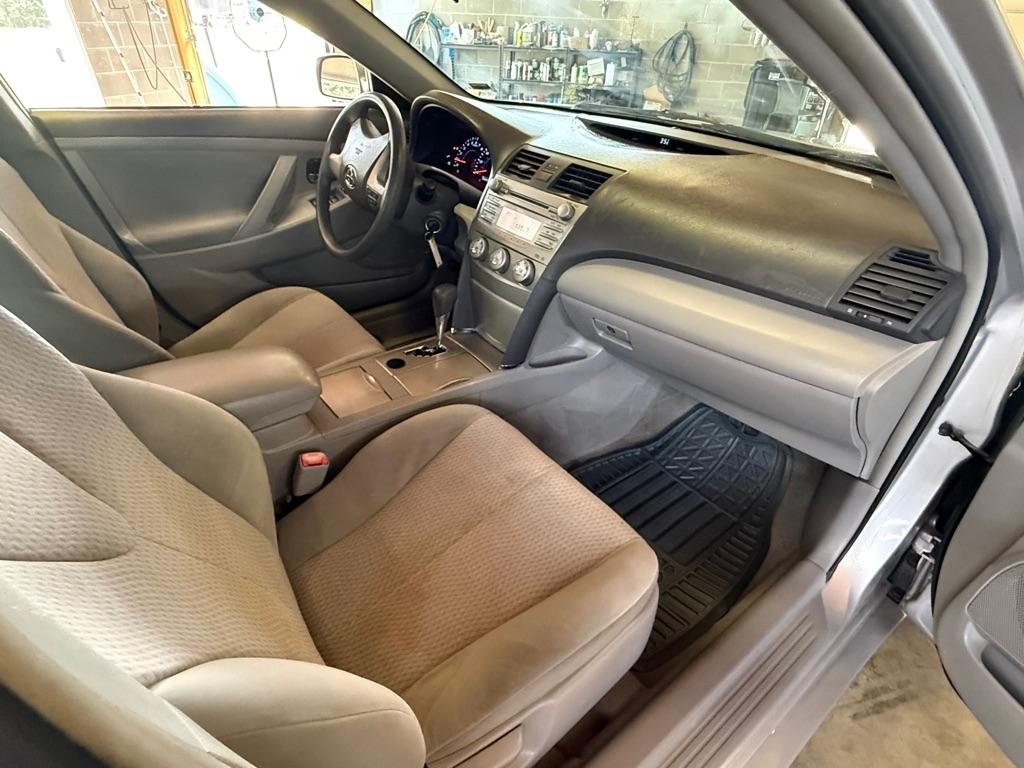 Toyota Camry Base 6-Spd AT 2011