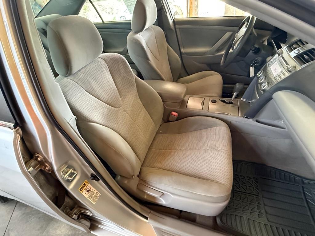 Toyota Camry Base 6-Spd AT 2011
