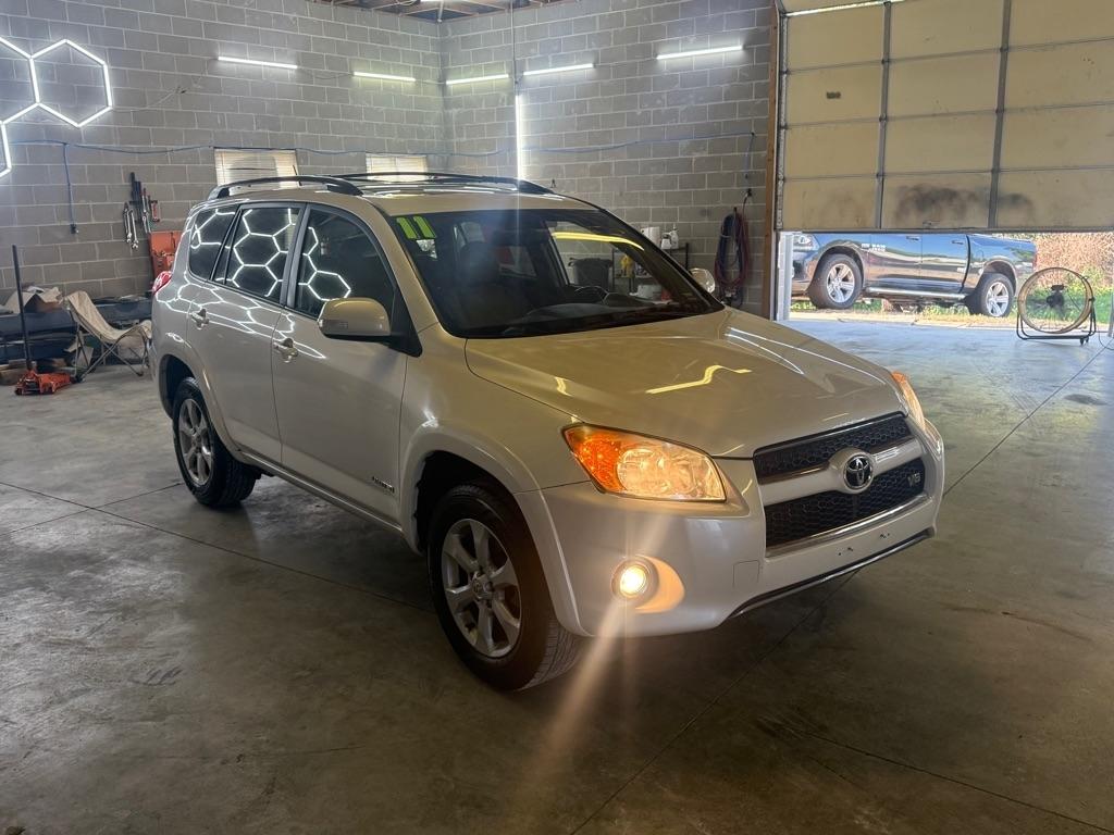 Toyota RAV4  2011