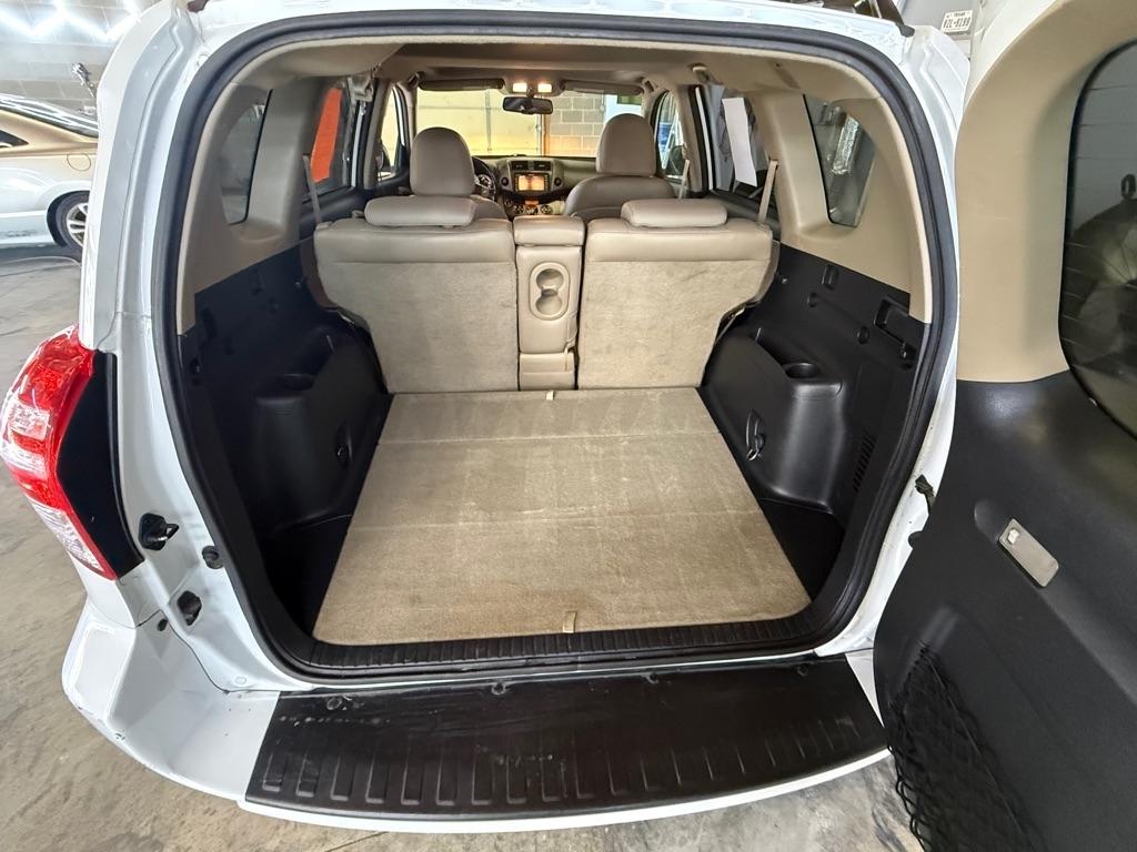 Toyota RAV4  2011