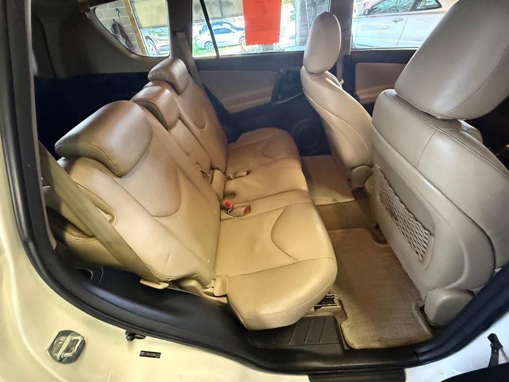 Toyota RAV4  2011