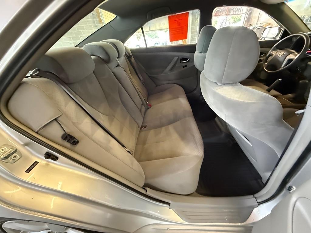 Toyota Camry SE 5-Spd AT 2009