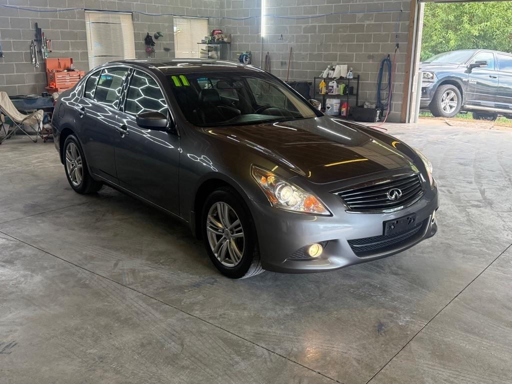 Infiniti G25  2011
