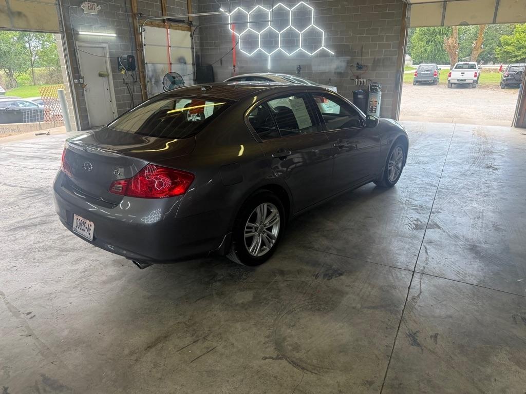 Infiniti G25  2011