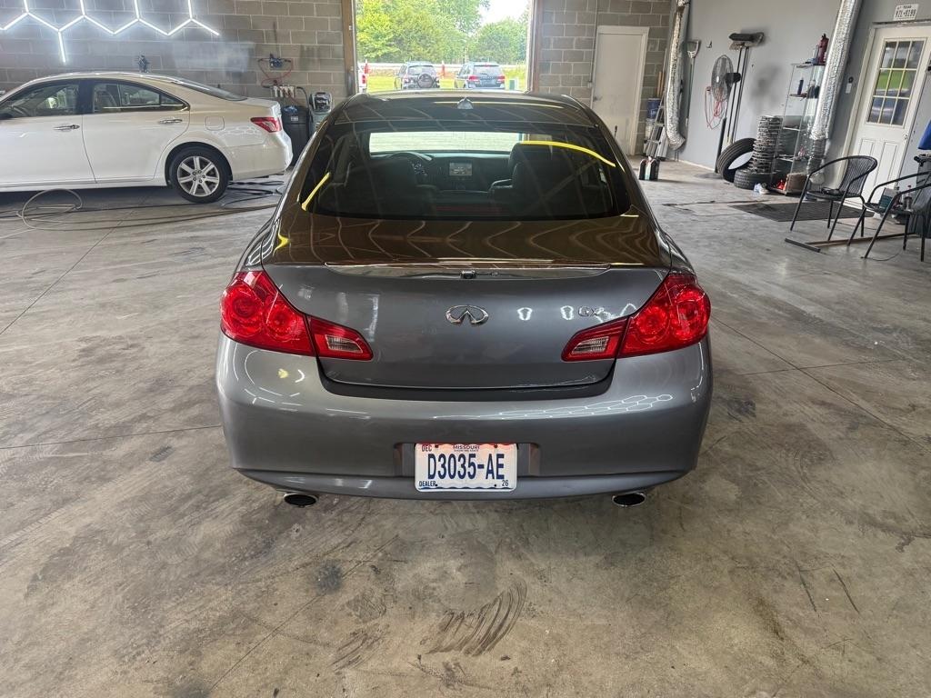 Infiniti G25  2011