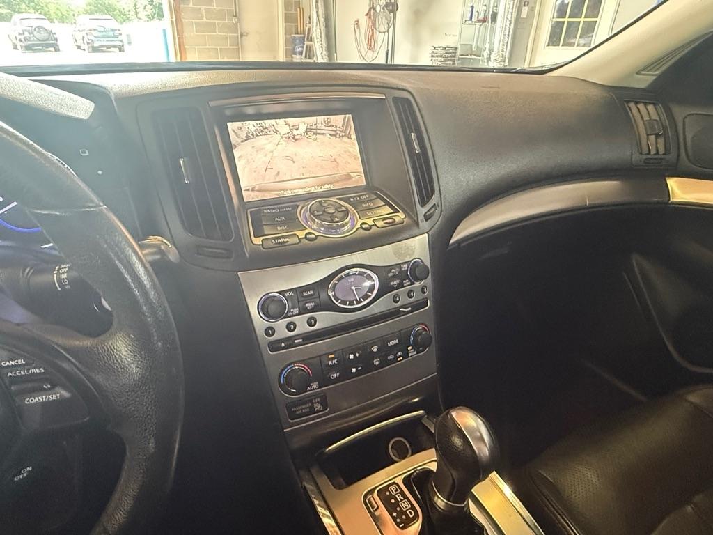 Infiniti G25  2011