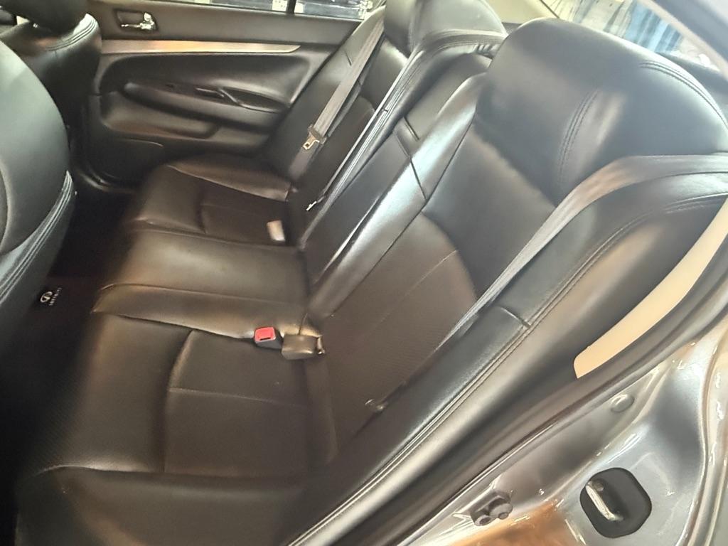 Infiniti G25  2011
