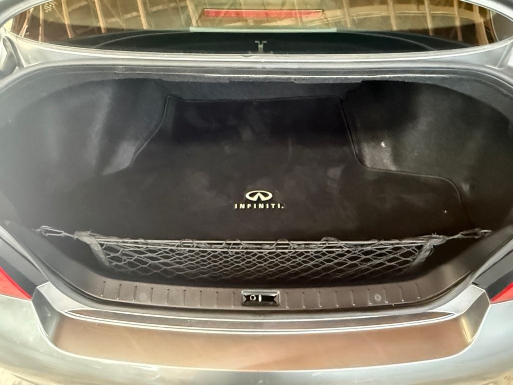 Infiniti G25  2011