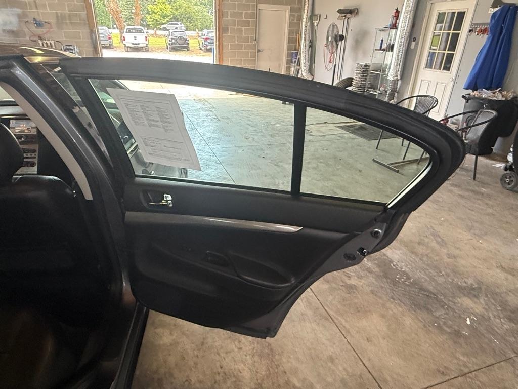 Infiniti G25  2011