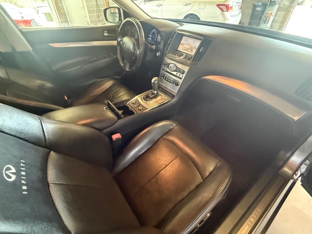 Infiniti G25  2011