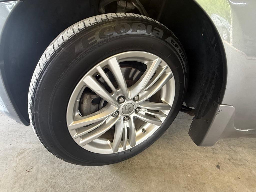 Infiniti G25  2011