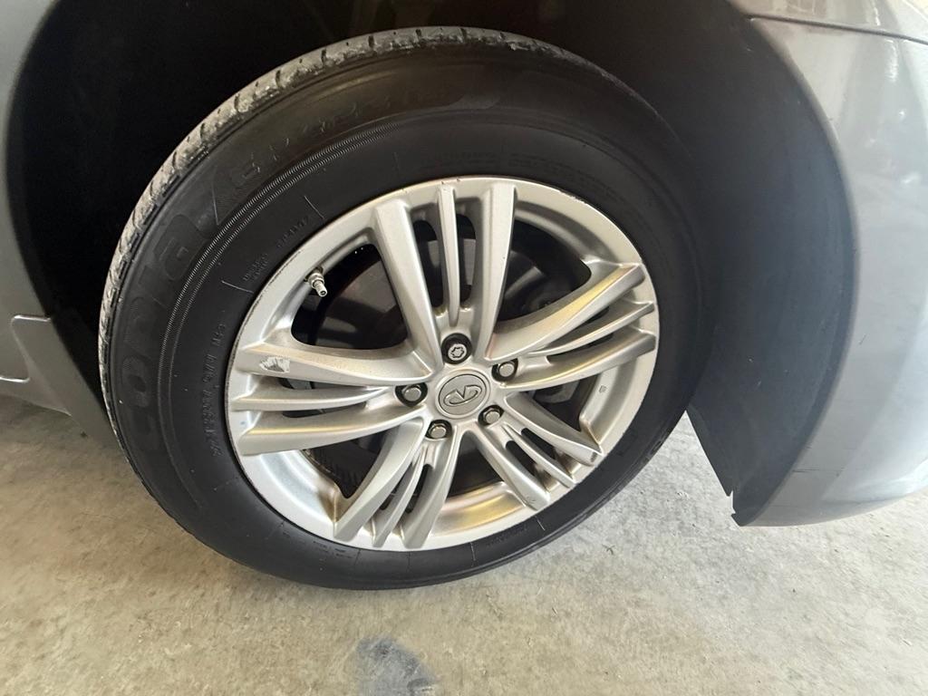 Infiniti G25  2011