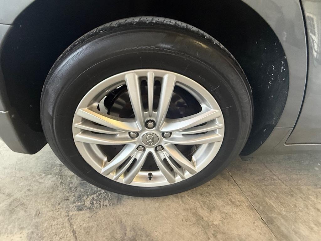 Infiniti G25  2011