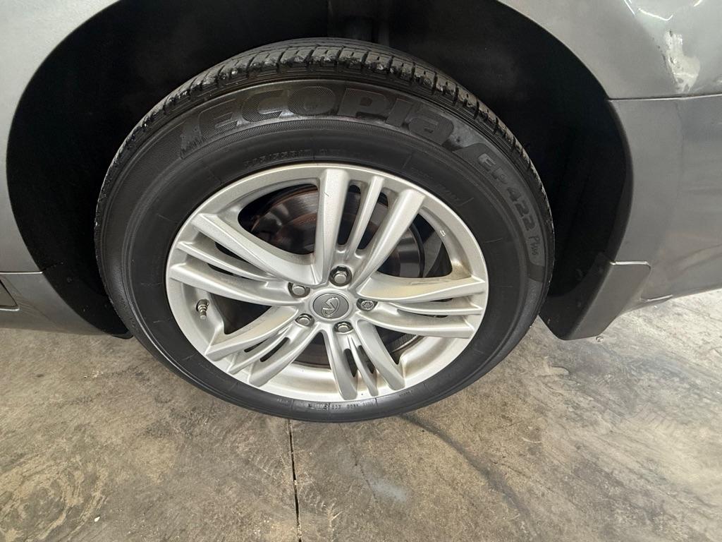 Infiniti G25  2011