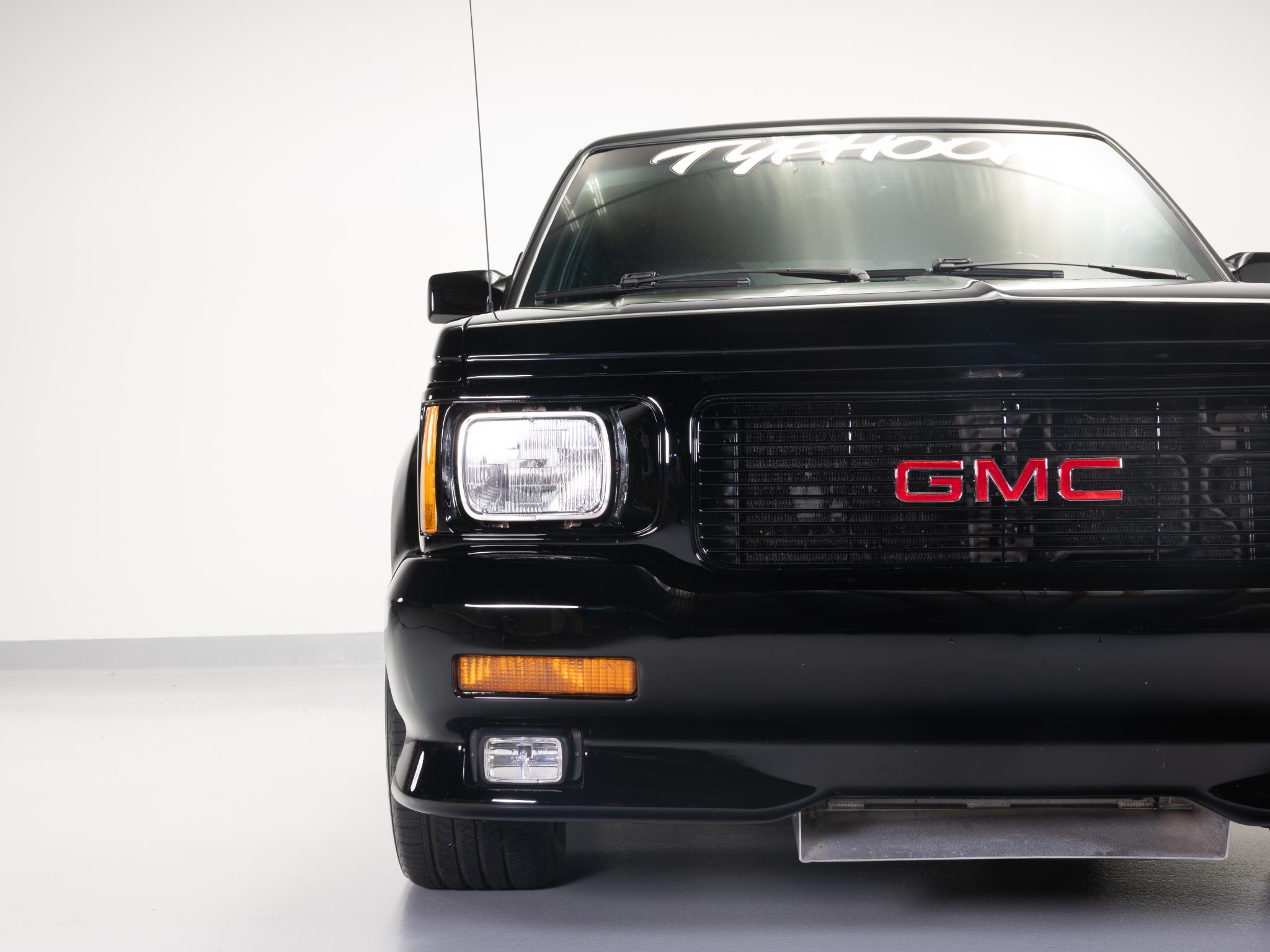 1993 GMC Typhoon - Photo 6
