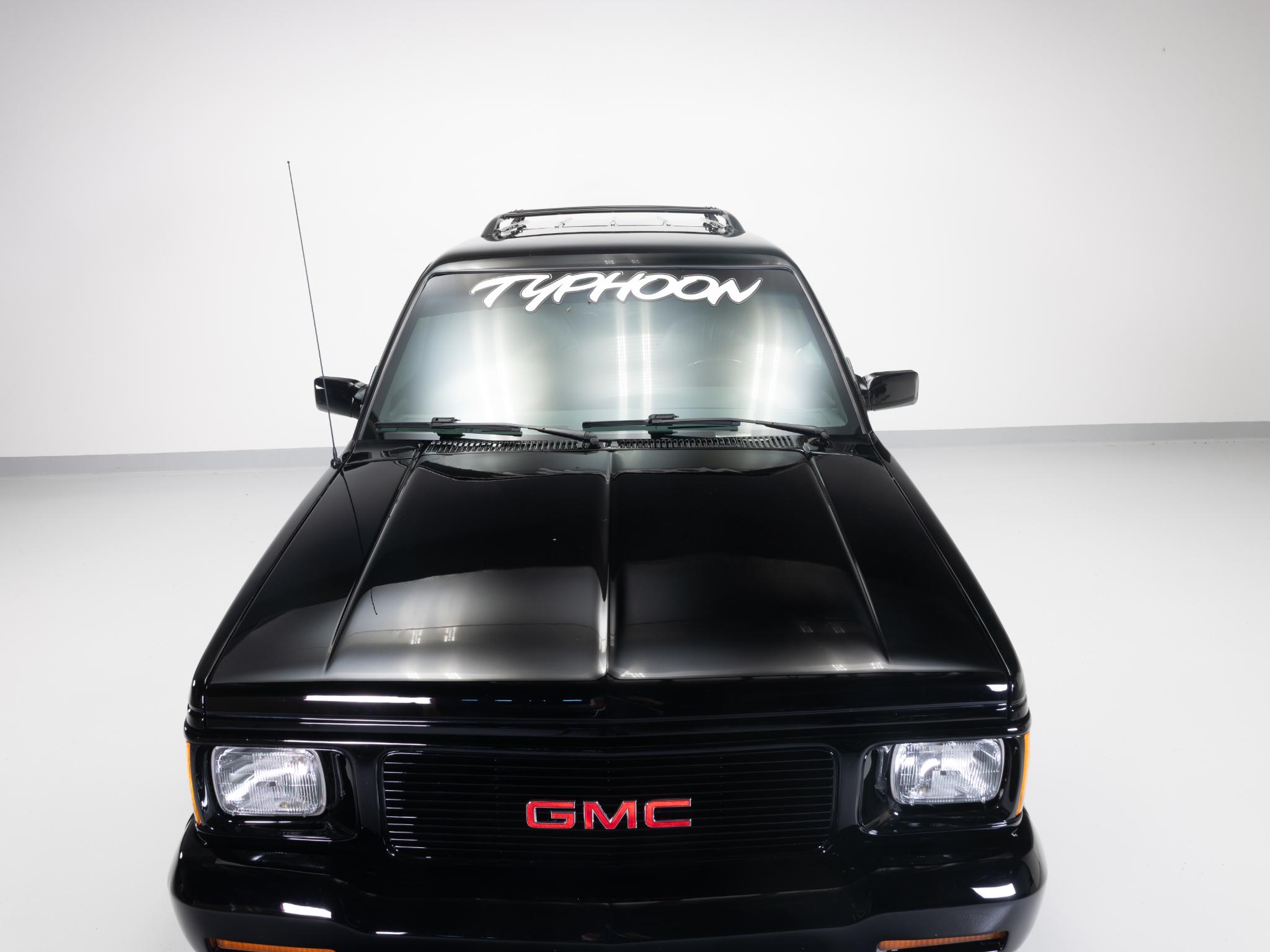 1993 GMC Typhoon - Photo 10