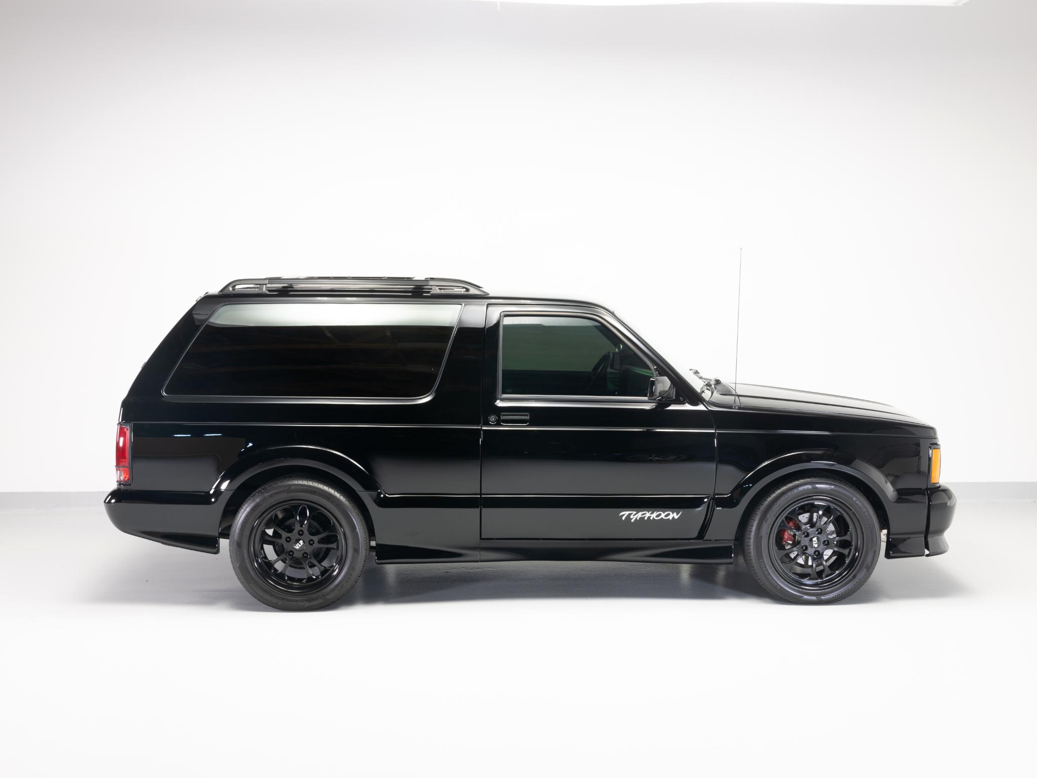 1993 GMC Typhoon - Photo 12