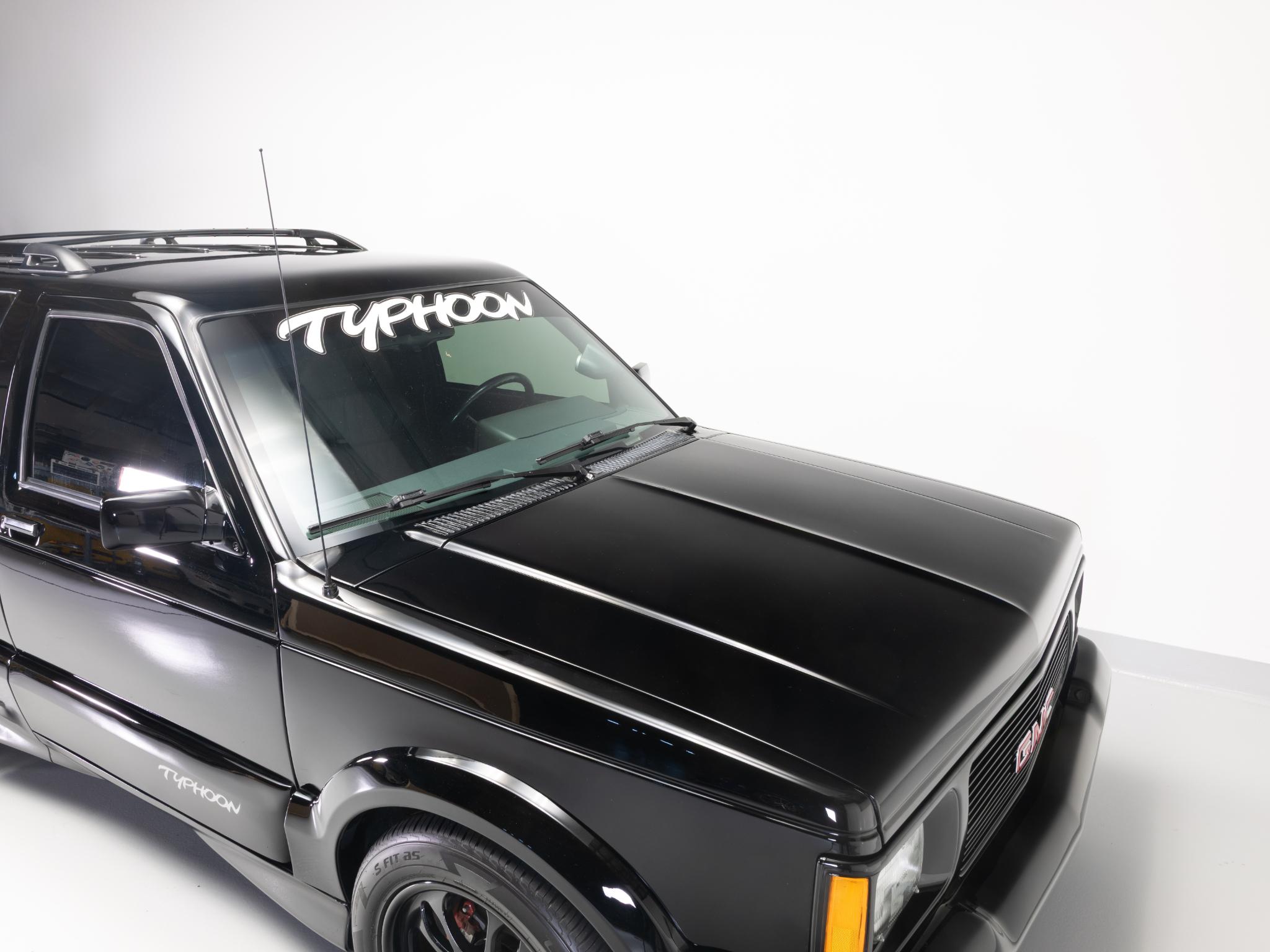1993 GMC Typhoon - Photo 14