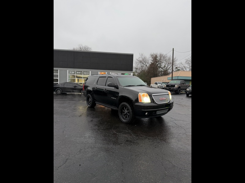 2011 GMC Yukon XL SLT's photo