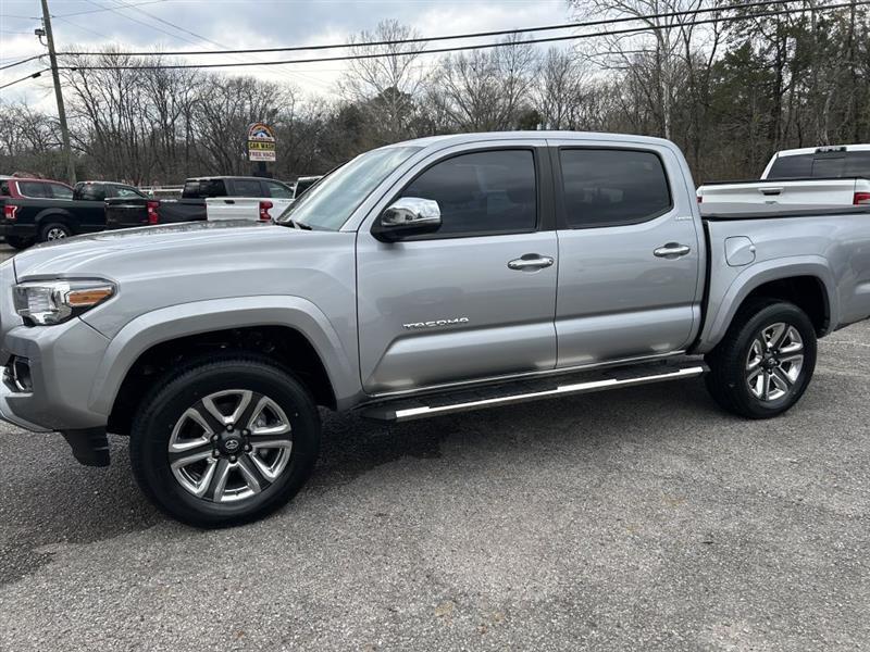 Toyota Tacoma Limited Double Cab V6 6AT 2WD 2017