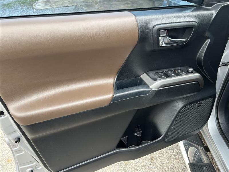 Toyota Tacoma Limited Double Cab V6 6AT 2WD 2017