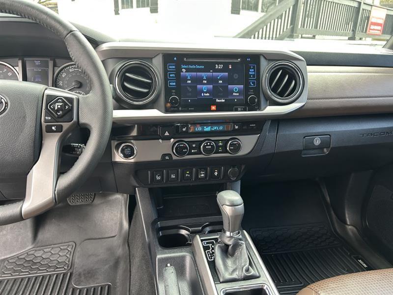 Toyota Tacoma Limited Double Cab V6 6AT 2WD 2017