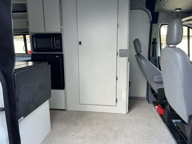 Ford Transit 250 Van Med. Roof w/Sliding Pass. 148-in. WB 2019