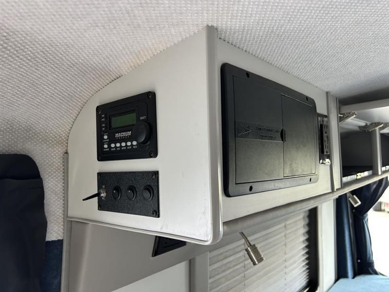 Ford Transit 250 Van Med. Roof w/Sliding Pass. 148-in. WB 2019