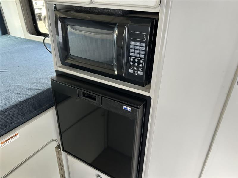 Ford Transit 250 Van Med. Roof w/Sliding Pass. 148-in. WB 2019