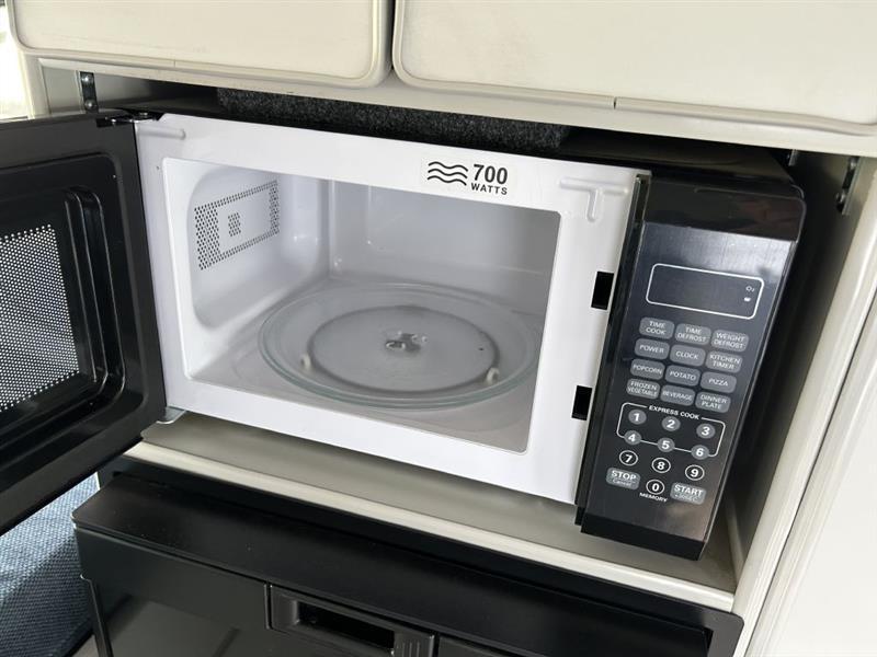 Ford Transit 250 Van Med. Roof w/Sliding Pass. 148-in. WB 2019