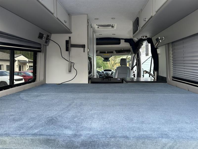 Ford Transit 250 Van Med. Roof w/Sliding Pass. 148-in. WB 2019